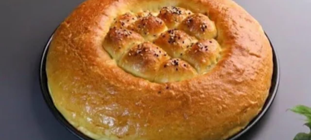 طريقة عمل الخبز الروسي بحشوة لذيذة وبأبسط الخطوات 5 طريقة عمل الخبز الروسي بحشوة لذيذة وبأبسط الخطوات