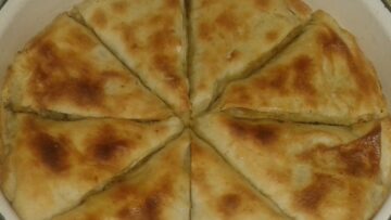 اصنعيه لأولادك.. طريقة عمل الرقاق الطري باللحمة المفرمة في المنزل 