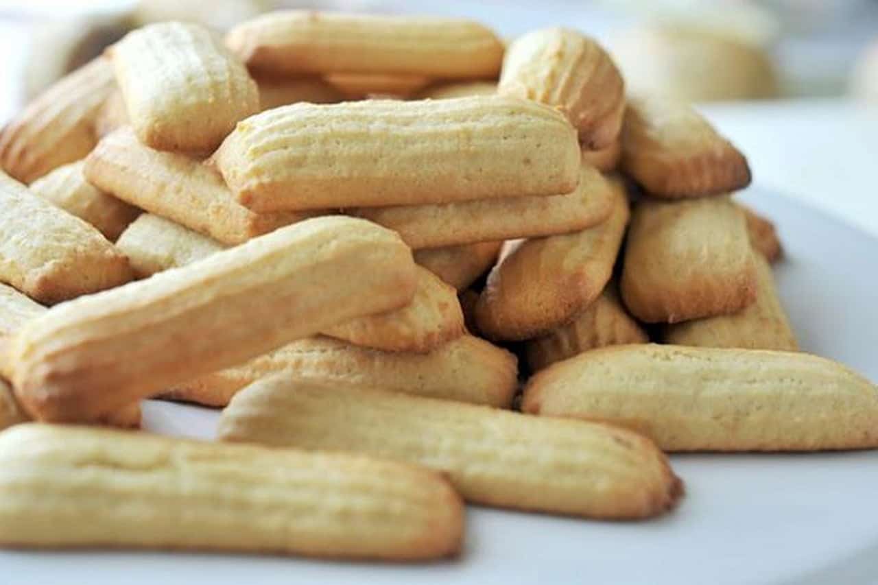 لو عندك كوب حليب وبيضة تعالي أقولك أفضل طريقة عمل بسكويت الحليب هش ومقرمش ودايب دوب 5 لو عندك كوب حليب وبيضة تعالي أقولك أفضل طريقة عمل بسكويت الحليب هش ومقرمش ودايب دوب