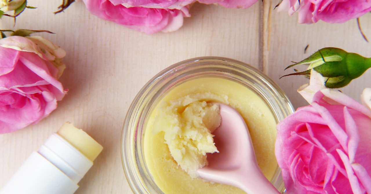 برائحة عطرة تدوم لساعات .. طريقة لعمل مزيل عرق طبيعي من زبدة الشيا هيخلي ريحتك زي الفل 5 برائحة عطرة تدوم لساعات .. طريقة لعمل مزيل عرق طبيعي من زبدة الشيا هيخلي ريحتك زي الفل
