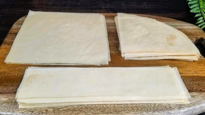 ليه تشتريها بالغالي .. طريقة عمل عجينة السمبوسة لتحضيرات شهر رمضان 2 ليه تشتريها بالغالي .. طريقة عمل عجينة السمبوسة لتحضيرات شهر رمضان
