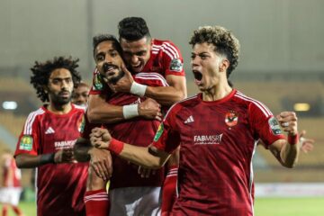 إعلامي يكشف مفاجأة بشأن رحيل نجم الأهلي للدوري السعودي في الصيف