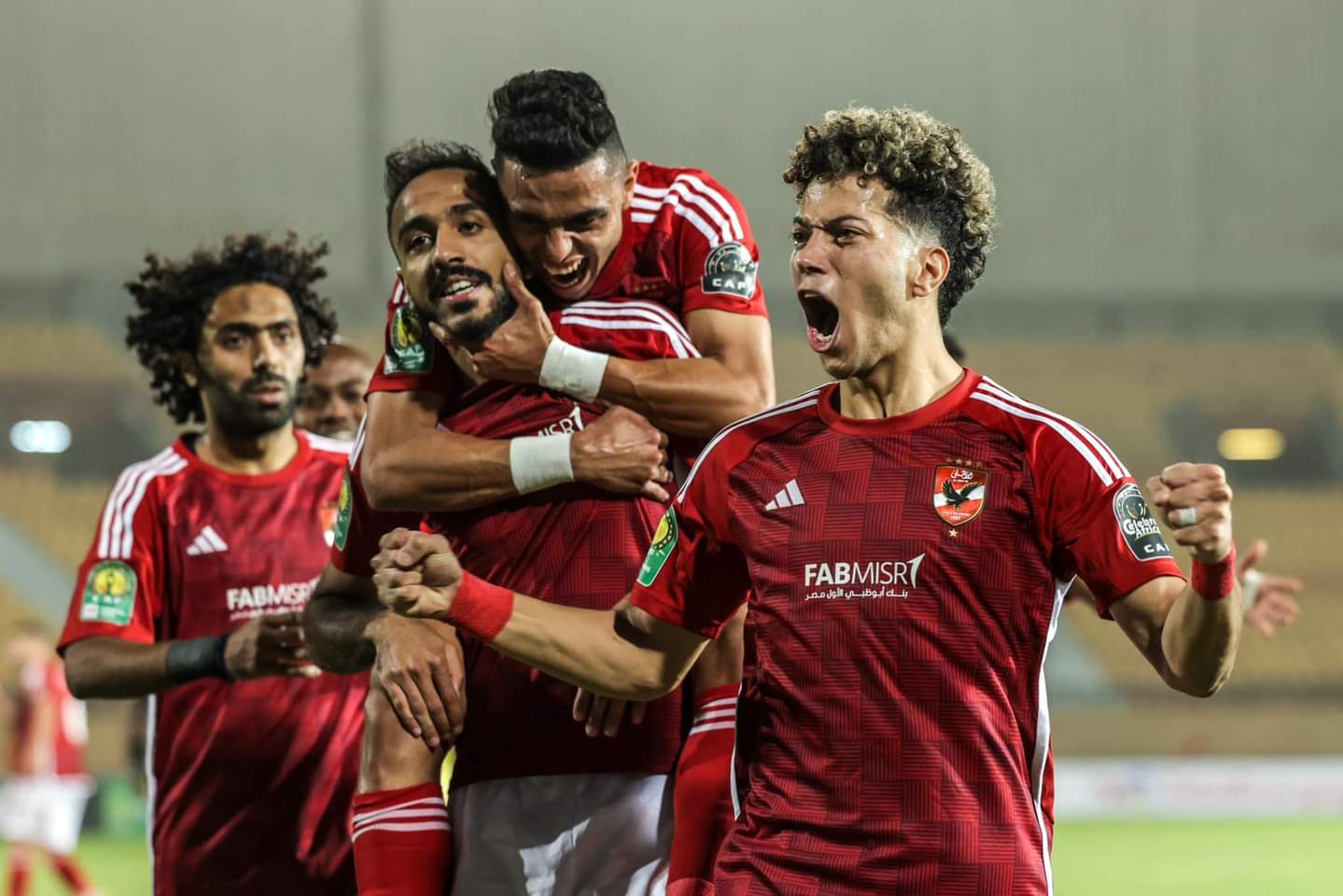 إعلامي يكشف مفاجأة بشأن رحيل نجم الأهلي للدوري السعودي في الصيف