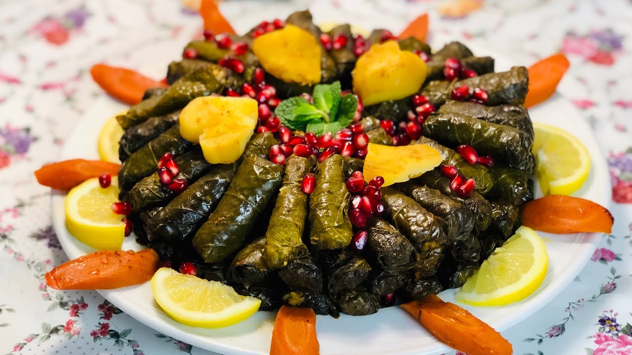 طريقة عمل محشي ورق العنب بدبس الرمان 2 طريقة عمل محشي ورق العنب بدبس الرمان