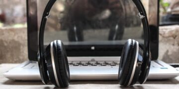 تشغيل سماعات الأذن على نظام Windows 10