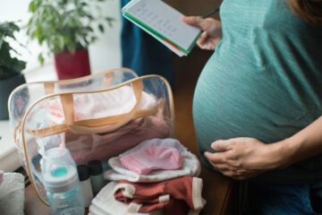 حضريها من بدري.. أهم الأغراض التي يجب وضعها في شنطة الولادة قبل الذهاب إلى المستشفى