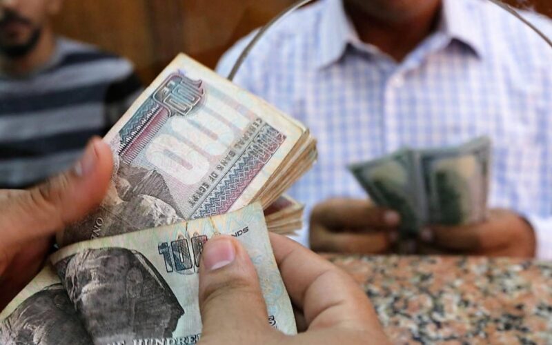 هل أنت منهم؟.. 1300 جنيه مكافأة لهذه الفئة من الموظفين بمناسبة شهر رمضان