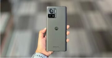 هاتف Motorola Edge 30 Ultra بكاميرا 200 ميجابكسل يحصل على تحديث أندرويد 14 بمزايا جبارة