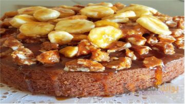 طعمها خيال.. طريقة عمل كيكة الموز بصوص الموز الخطيرة لأولادك