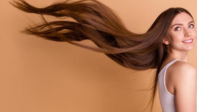 هل تبحثين عن بدائل طبيعية تُعيد الحيوية لشعرك وتُعزز نموه؟..هنا الحل المثالي