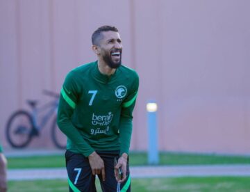الإعلامي وليد الفراج يهاجم سلمان الفرج نظير أحداث المنتخب السعودي الأخيرة: “ناقش نفسك أنت على بعد أمتار قليلة”