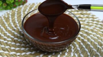 حضري صوص الشوكولاتة بخطوات سهلة وسريعة لجميع أنواع الحلويات