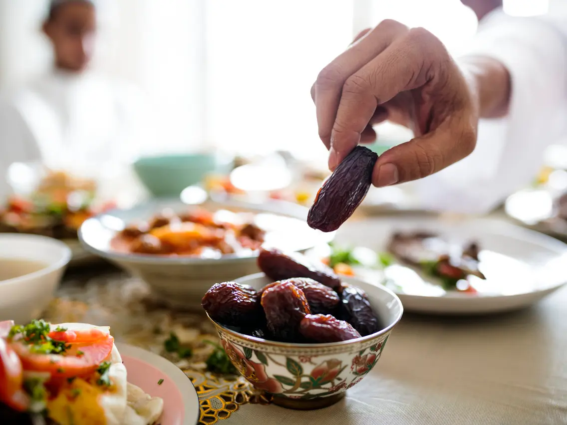 كيف تخسر وزنك في رمضان بسرعة؟ أهم 10 نصائح غذائية لتخفيف الوزن بطريقة صحية 2 كيف تخسر وزنك في رمضان بسرعة؟ أهم 10 نصائح غذائية لتخفيف الوزن بطريقة صحية