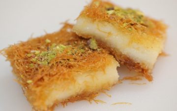 طريقة عمل الكنافة بالمهلبية في البيت زي المحلات