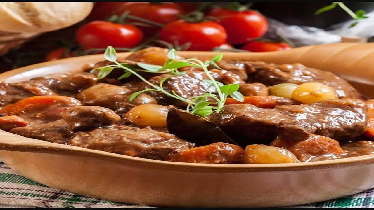 حضري نفسك للعيد.. طريقة عمل طاجن اللحم بالبصل على أصوله.. بمذاق ولا أروع ورائحة ممتازة 5 حضري نفسك للعيد.. طريقة عمل طاجن اللحم بالبصل على أصوله.. بمذاق ولا أروع ورائحة ممتازة