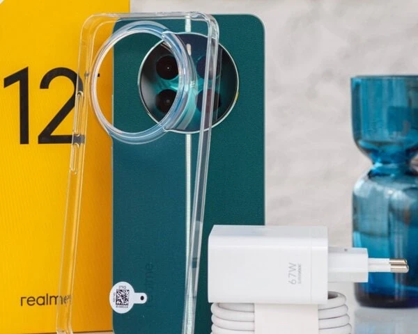 Realme 12 Plus: الرفاهية في قبضة يدك – كاميرا ثلاثية متقدمة شحن فائق السرعة تصميم يخطف الأنظار!