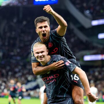 بثنائية هالاند.. مانشستر سيتي يتصدر الدوري الإنجليزي بعد الفوز على توتنهام