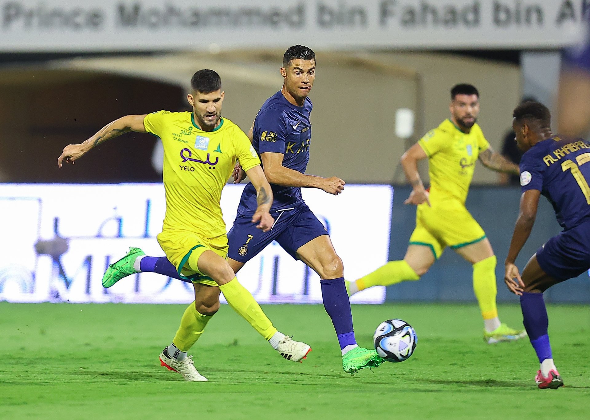 حكم إيطالي يدير مباراة النصر والخليج اليوم في نصف نهائي كأس الملك 5 حكم إيطالي يدير مباراة النصر والخليج اليوم في نصف نهائي كأس الملك