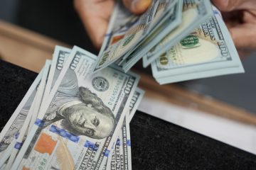 سعر صرف الدولار أمام الجنيه اليوم الخميس 2 مايو 2024