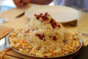 طريقة عمل الارز البسمتي بالزبيب واللوز بطعم مميز ولا أحلى
