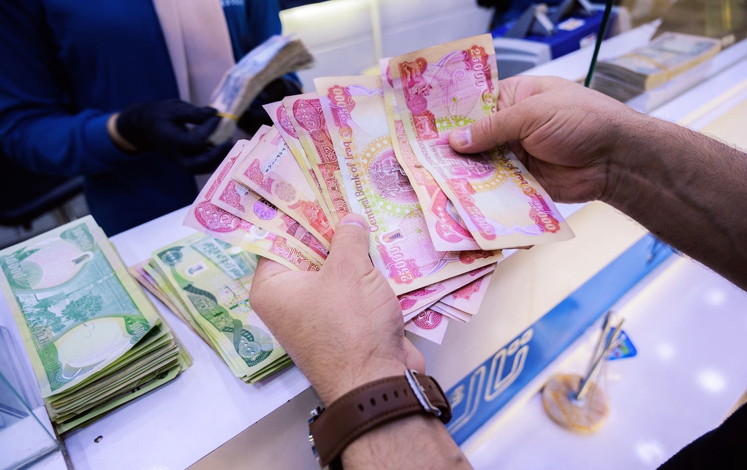 مصرف الرافدين يوضح.. موعد صرف راتب التقاعد لشهر يونيو 2024 وشروط الحصول على الزيادة الجديدة 5 مصرف الرافدين يوضح.. موعد صرف راتب التقاعد لشهر يونيو 2024 وشروط الحصول على الزيادة الجديدة