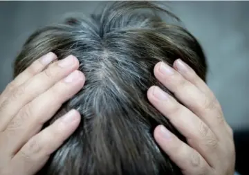 أفضل طرق تلوين وصبغ الشعر الأبيض بالكامل بطريقة طبيعية فعالة