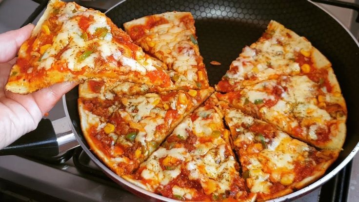 باسرار المطاعم.. طريقة عمل البيتزا الإيطالية بعجينة قطنية في البيت باحترافية هتعجب اولادك جدا 5 باسرار المطاعم.. طريقة عمل البيتزا الإيطالية بعجينة قطنية في البيت باحترافية هتعجب اولادك جدا