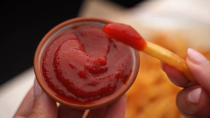 طريقة عمل بديل كاتشب هاينز في المنزل بنفس القوام و الجودة والمذاق 5 طريقة عمل بديل كاتشب هاينز في المنزل بنفس القوام و الجودة والمذاق
