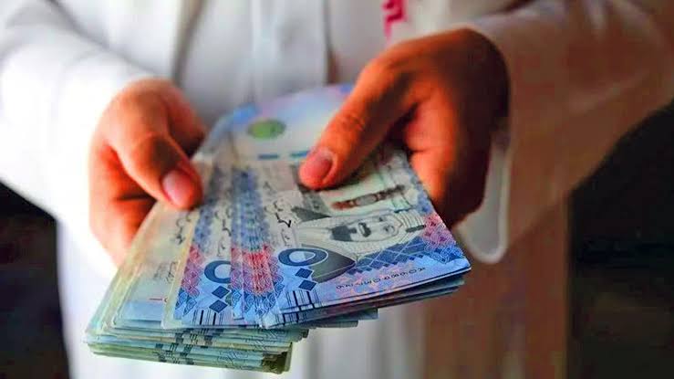قرض شخصي سريع للمواطنين والمقيمين بدون كفيل من بنك الرياض السعودي