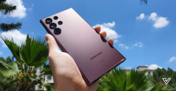 كاميرا أمامية خرافية!! مواصفات هاتف samsung galaxy s22 ultra وسعره في مصر والسعودية