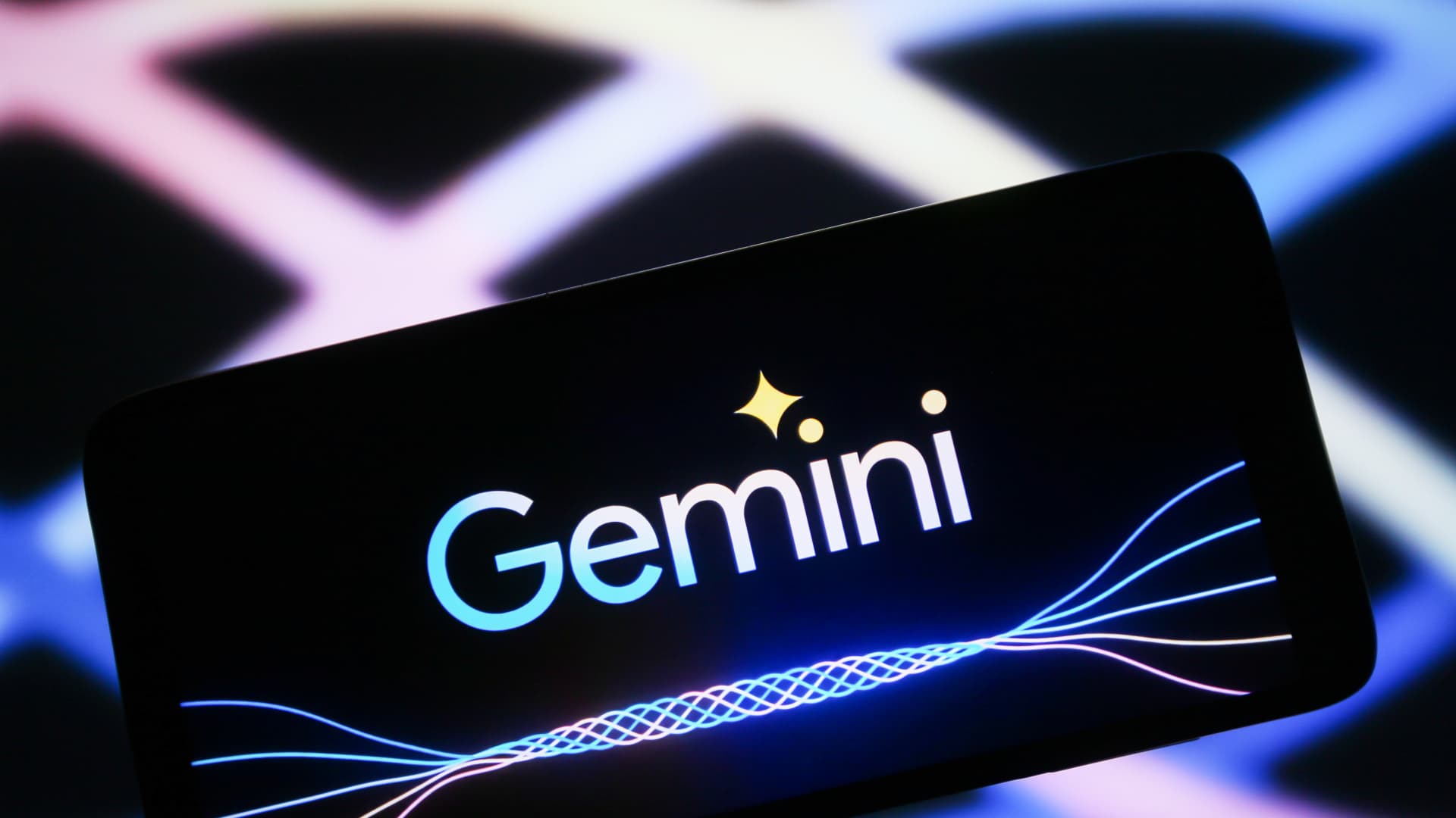 جوجل تطلق نموذج Gemini Live للدردشة بالصوت والفيديو وميزات أخرى للذكاء الاصطناعي.. تعرف عليها