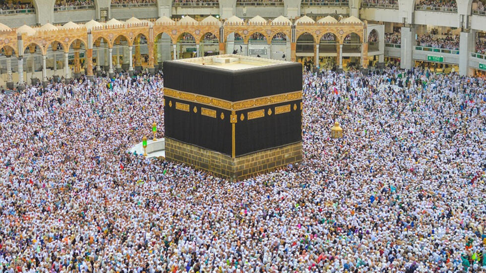 مغادرة أول أفواج حجاج الجمعيات الأهلية إلى الأراضي المقدسة 29 مايو الجاري 5 مغادرة أول أفواج حجاج الجمعيات الأهلية إلى الأراضي المقدسة 29 مايو الجاري