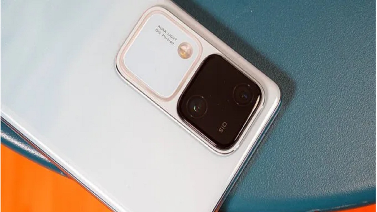 مراجعة شاملة لهاتف Vivo V30: الإبداع يلتقي بالأداء في فئة متوسطة 5 مراجعة شاملة لهاتف Vivo V30: الإبداع يلتقي بالأداء في فئة متوسطة