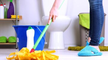 صورة بعنوان أفضل طريقة لتنظيف الحمام