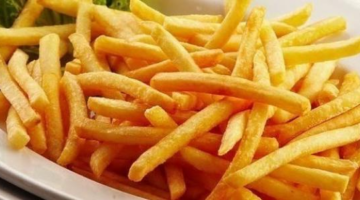 طريقة عمل البطاطس المقلية اللذيذة والمقرمشة