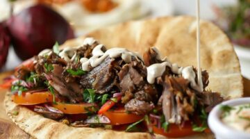 طريقة عمل شاورما اللحمة اللذيذة بخطوات بسيطة بالمنزل