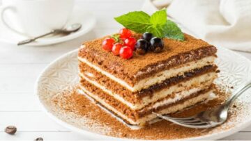 طريقة عمل كيكة البسكويت الباردة حلى هينعشك في حر الصيف بمكونات سهلة وخطوات بسيطة