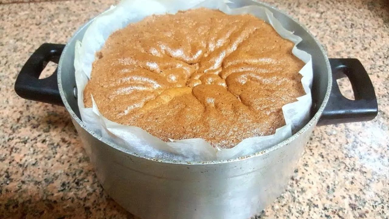 طريقة عمل كيكة الحلة بكوبايتين دقيق وبيضتين وانسي الكيكة الهابطة 5 طريقة عمل كيكة الحلة بكوبايتين دقيق وبيضتين وانسي الكيكة الهابطة