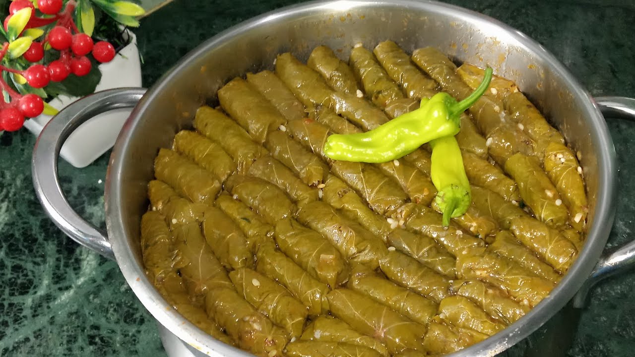 محشي ورق العنب بالخلطة المميزة ويذوب ذوبان بطريقة أفخم المطاعم