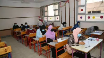طلاب في الامتحانات