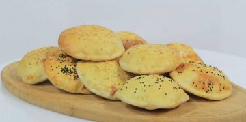 عيش الطاسة الصغير بدقيق الأبيض بكل تكاته وأسراره
