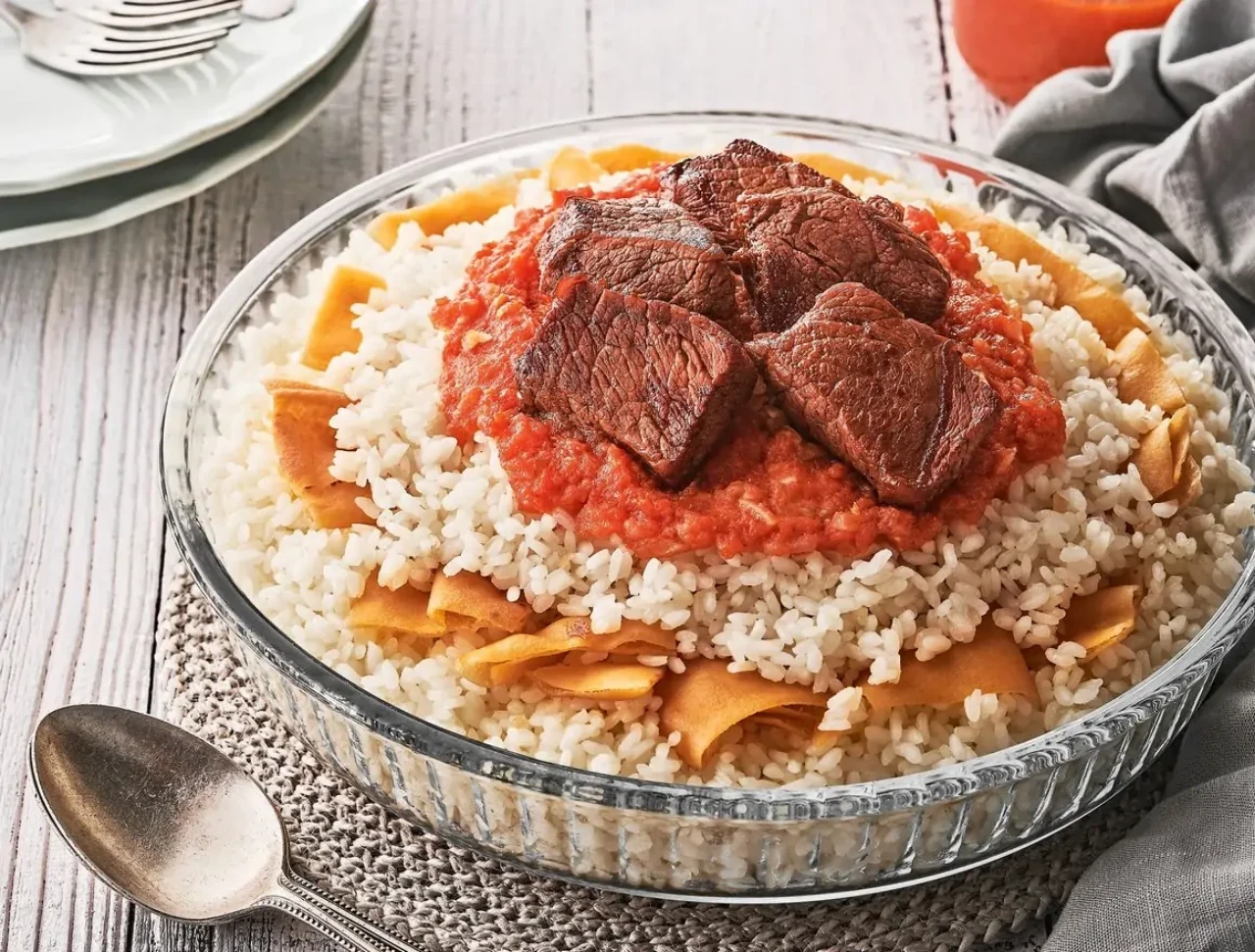 بأبسط المكونات..طريقة عمل فتة اللحمة بالخل والثوم خطوة بخطوة زي المحلات