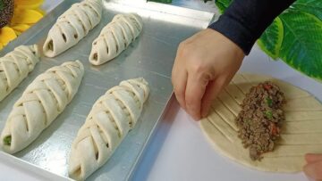وجبة غداء شهية وسريعة .. فطائر الطاسة بحشوة اللحوم بطريقة سهلة