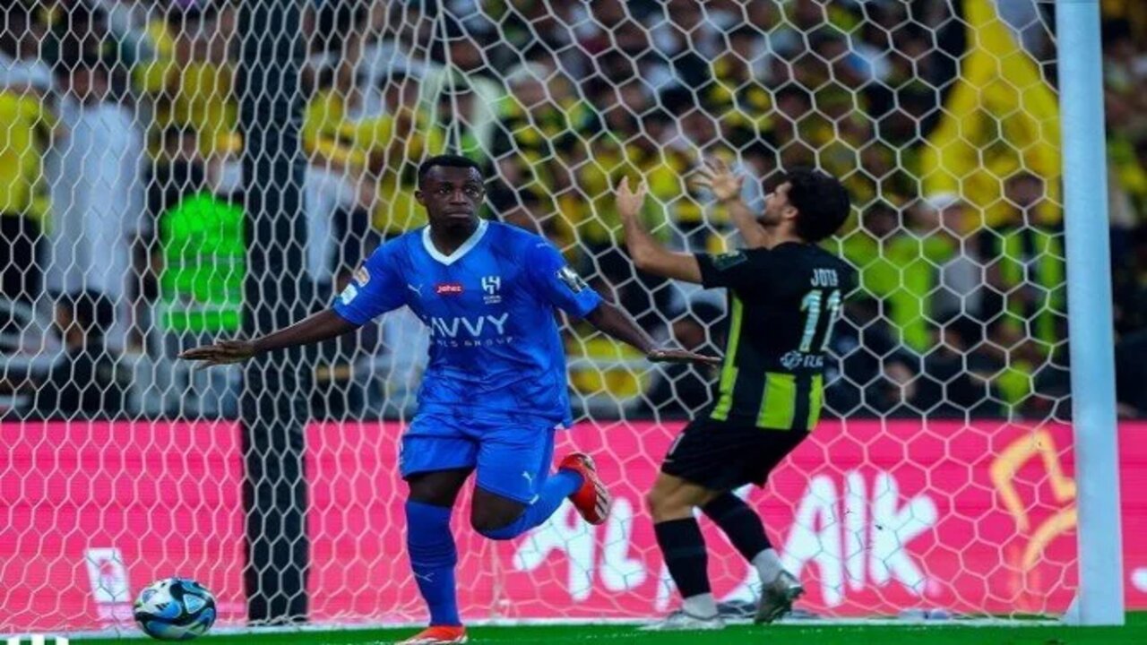 في سيناريو مثير جداً!!.. فوز الهلال على الاتحاد يحسم تأهله إلى نهائي كأس خادم الحرمين الشريفين