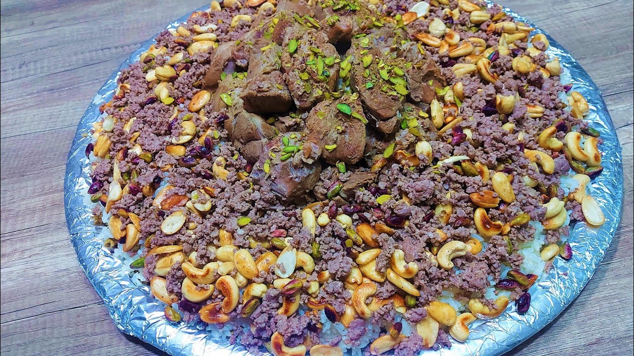 "بلحم الغنم والأرز البسمتي" اصنع منسف سوري بنفسك .. المقادير والطريقة 3 “بلحم الغنم والأرز البسمتي” اصنع منسف سوري بنفسك .. المقادير والطريقة