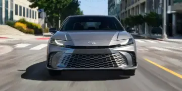 مواصفات تويوتا كامري الجديدة 2025 Toyota Camry كليًا بقوة 232 حصان بتصميم مميز خارجي وداخلي