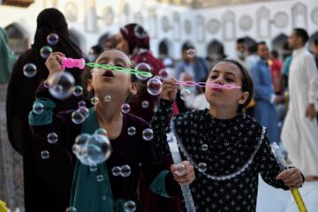 9 أيام متتالية إجازة متوقعة| موعد عيد الأضحى ووقفة عرفات 1445 في المملكة والدول العربية