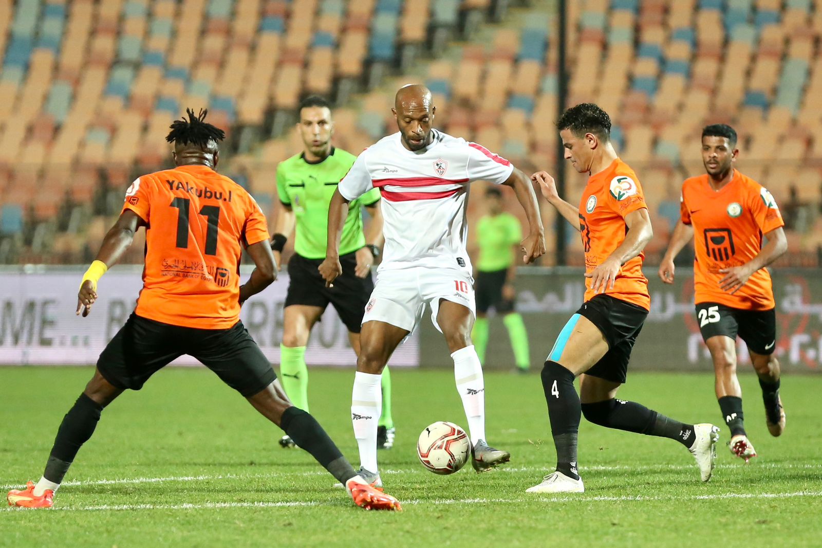 موعد مباراة الزمالك والبنك الأهلي في الدوري المصري 2023-2024.. التشكيل المتوقع والقنوات الناقلة 5 موعد مباراة الزمالك والبنك الأهلي في الدوري المصري 2023-2024.. التشكيل المتوقع والقنوات الناقلة