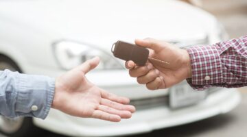 نقل مليكة مركبة بين أفراد الأسرة