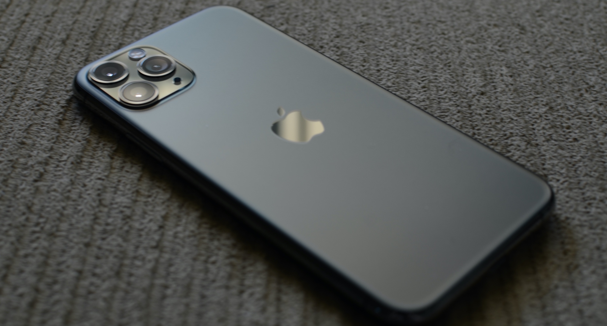 سعر و مواصفات iPhone 15 Pro Max في المملكة العربية السعودية